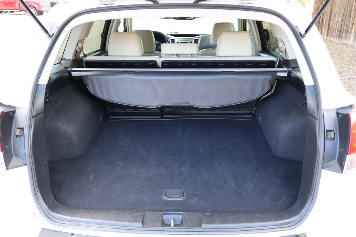 Used 2014 Subaru Outback 2.5i Limited w/ Moonroof Package AWD/4WD image 14