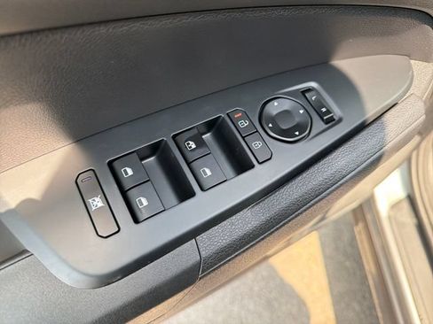New 2026 Kia Sportage LX FWD image 17