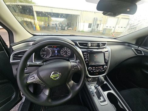 Used 2022 Nissan Murano S image 6