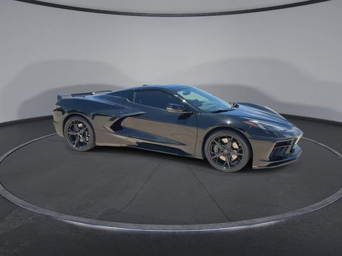 Used 2022 Chevrolet Corvette Stingray Preferred Conv w/ Z51 Performance Package RWD image 2