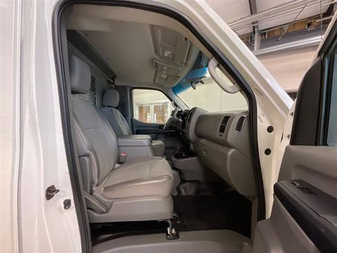 Used 2015 Nissan NV 2500 SL w/ Technology Package image 21
