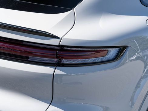 Certified 2025 Porsche Cayenne S w/ Premium Package Plus AWD/4WD image 14