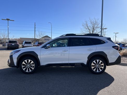 Used 2025 Subaru Outback Touring XT image 13