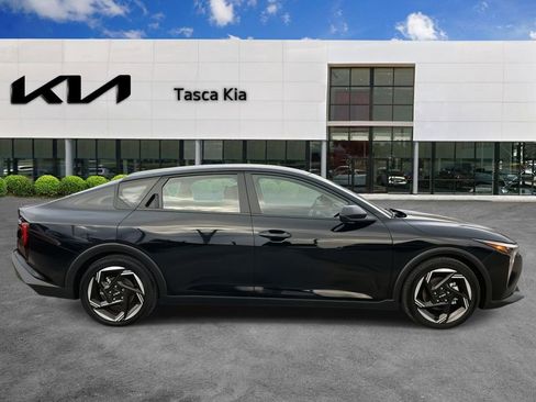 Used 2025 Kia K4 EX image 4
