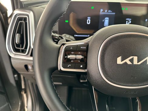 Used 2025 Kia Sorento EX image 15