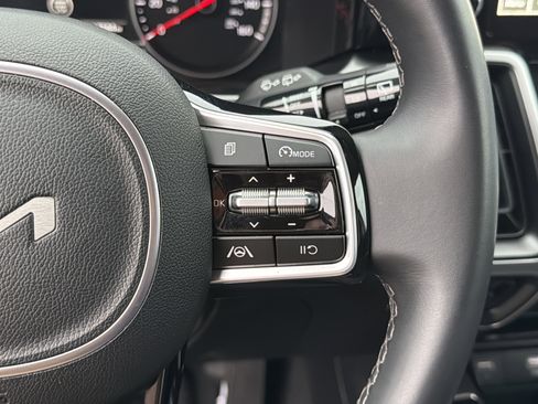 Used 2023 Kia Sorento S w/ Panoramic Sunroof Package image 27