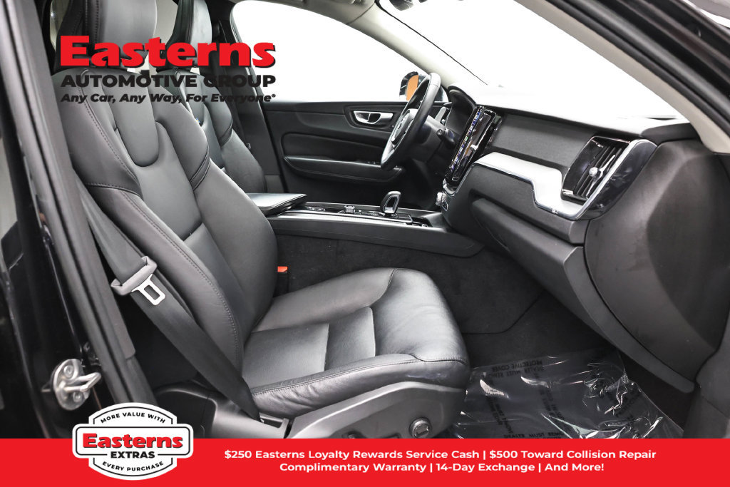 Used 2023 Volvo XC60 B5 Core FWD image 24