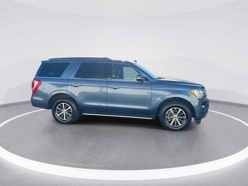 Used 2020 Ford Expedition XLT w/ Equipment Group 202A AWD/4WD image 9