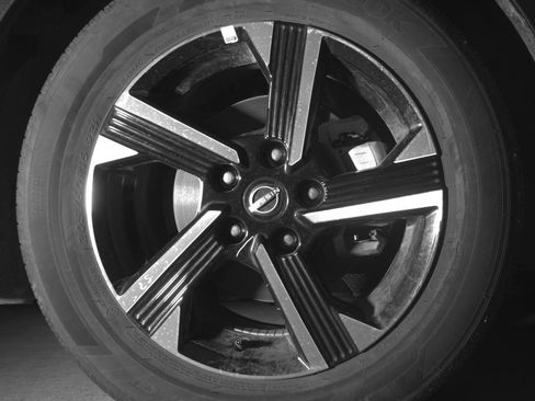 Used 2025 Nissan Sentra SV FWD image 13
