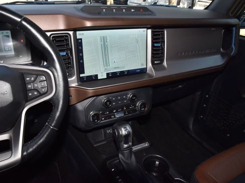 Certified 2023 Ford Bronco Outer Banks w/ Sasquatch Package AWD/4WD image 27