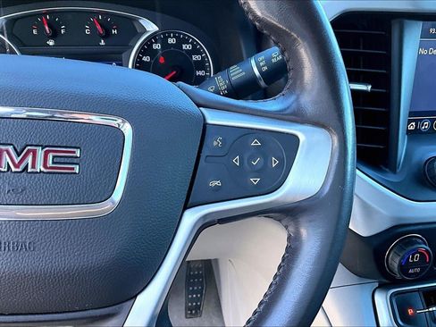 Used 2020 GMC Acadia SLT FWD image 19