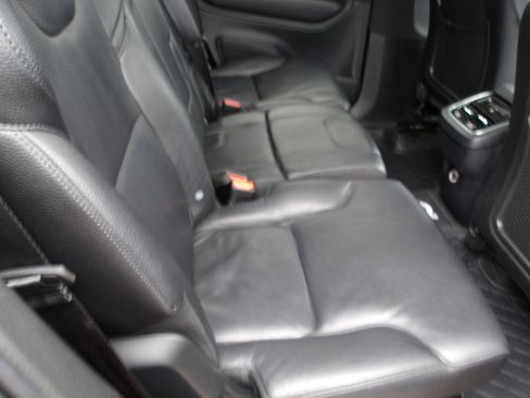 Used 2019 Volvo XC90 T6 Momentum w/ Advanced Package image 10