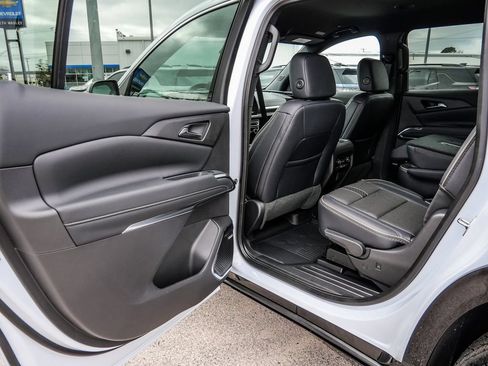 New 2026 Chevrolet Traverse High Country w/ LPO, Floor Liner Package FWD image 24