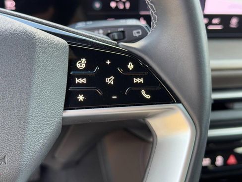 Used 2025 Audi Q5 Premium w/ Convenience Package image 18