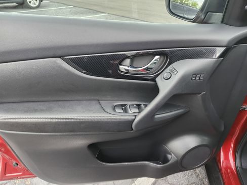 Used 2018 Nissan Rogue SL w/ Premium Package FWD image 27