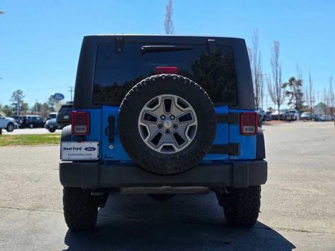 Used 2015 Jeep Wrangler Rubicon AWD/4WD image 6