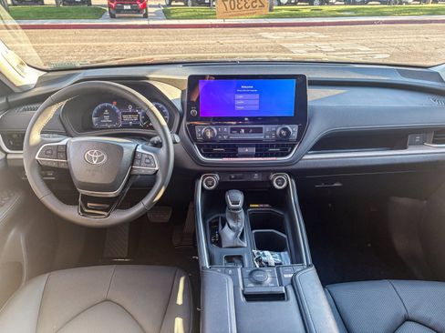 New 2026 Toyota Grand Highlander AWD image 15