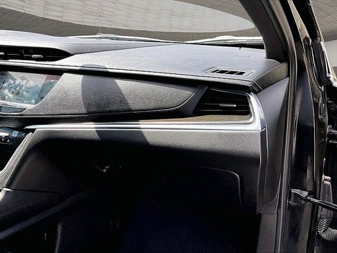 Used 2020 Cadillac XT5 Premium Luxury FWD image 13