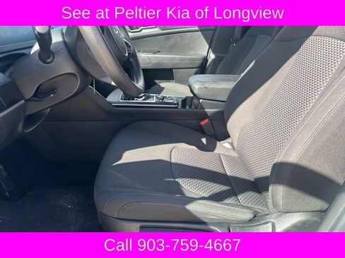 Used 2025 Kia Sportage LX FWD image 13