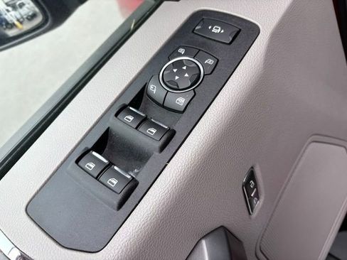 Used 2020 Ford F250 XLT w/ XLT Premium Package image 11
