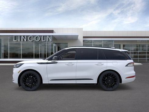 New 2026 Lincoln Aviator Reserve w/ Jet Appearance Package RWD image 3