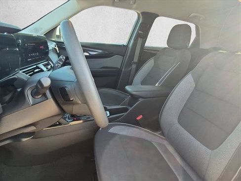 Used 2025 Chevrolet TrailBlazer LT AWD/4WD image 15