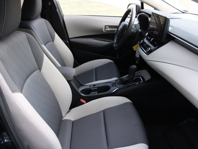 Used 2024 Toyota Corolla LE FWD image 30