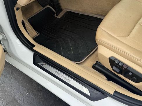 Used 2014 BMW 335i Sedan RWD image 12