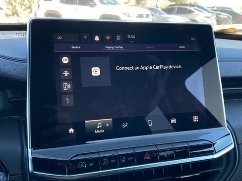 Used 2025 Jeep Compass Trailhawk image 23