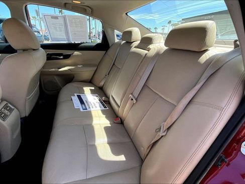 Used 2015 Nissan Altima 2.5 SL w/ Technology Package FWD image 16
