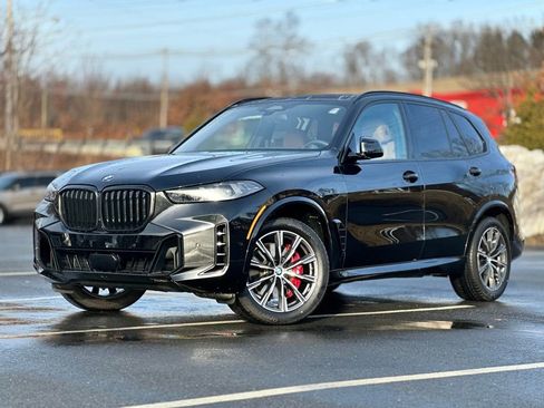 Certified 2025 BMW X5 xDrive40i w/ M Sport Package image 1