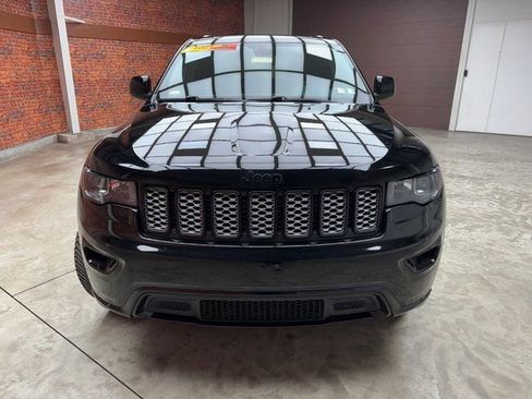 Used 2022 Jeep Grand Cherokee Laredo X image 8