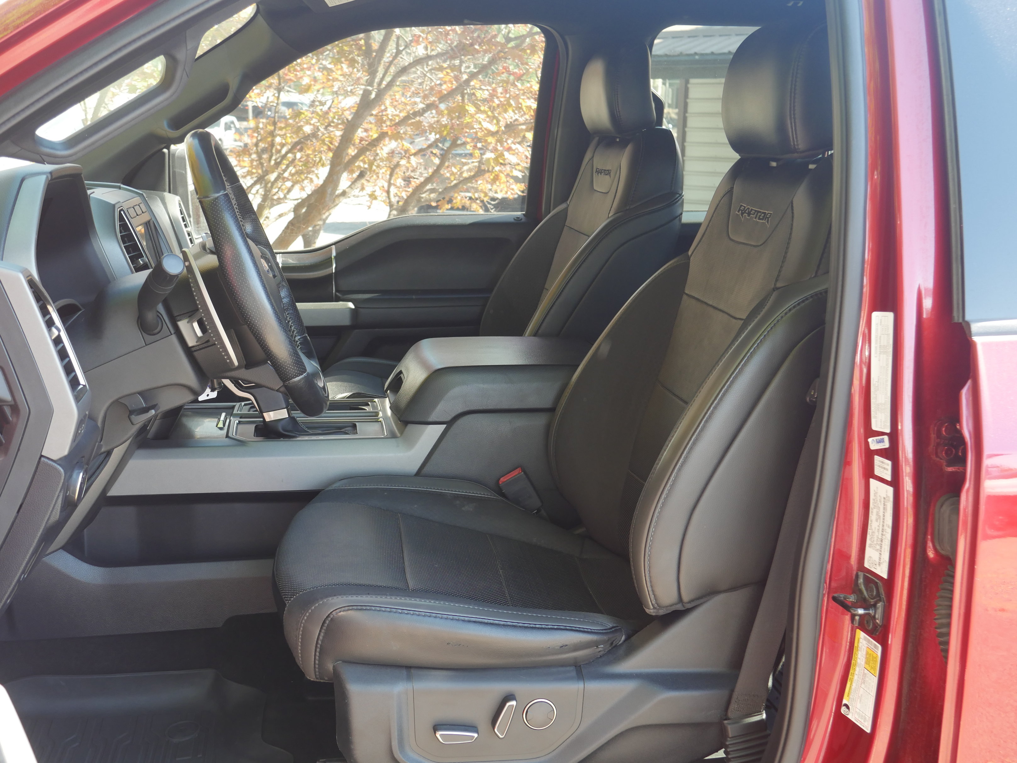 Used 2019 Ford F150 Raptor AWD/4WD image 3