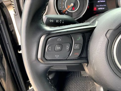 Used 2022 Jeep Gladiator Sport AWD/4WD image 18