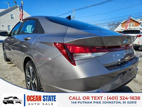 Used 2023 Hyundai Elantra SEL w/ Convenience Package image 3