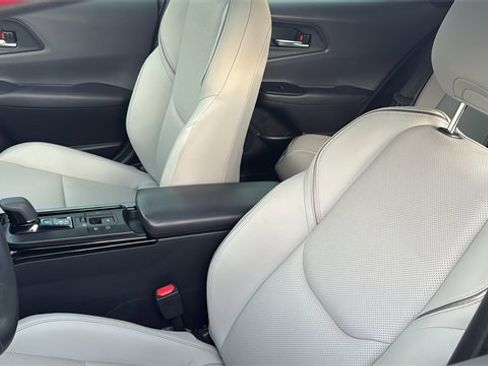Used 2024 Toyota Prius XLE image 25