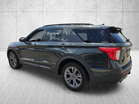 Used 2023 Ford Explorer XLT w/ Equipment Group 202A AWD/4WD image 5