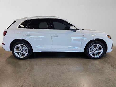 Used 2024 Audi Q5 e Premium w/ Convenience Package AWD/4WD image 2