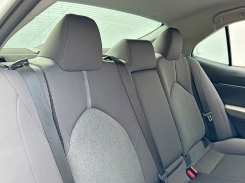 Used 2022 Toyota Camry LE FWD image 32