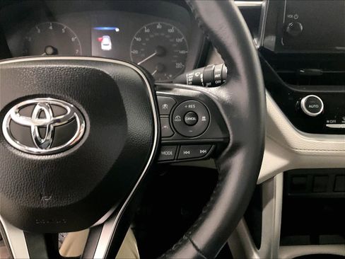 Used 2024 Toyota Corolla Cross LE image 24
