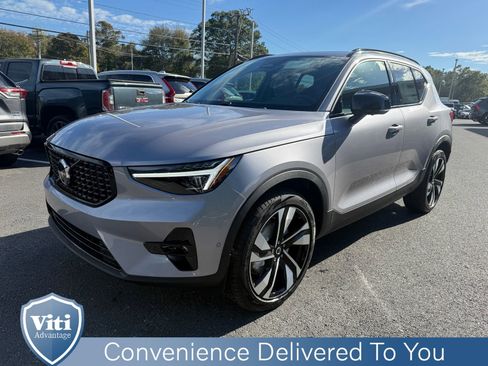 New 2026 Volvo XC40 B5 Ultra w/ Climate Package image 4