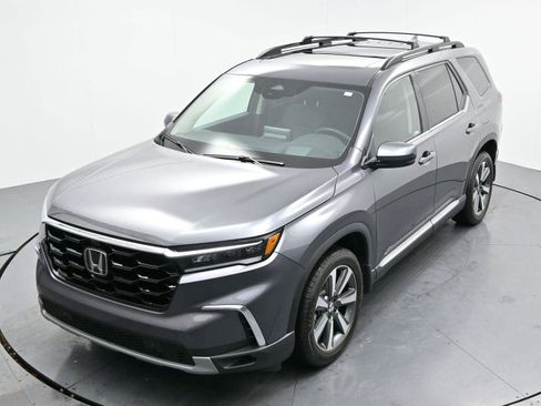 Used 2025 Honda Pilot Elite image 37