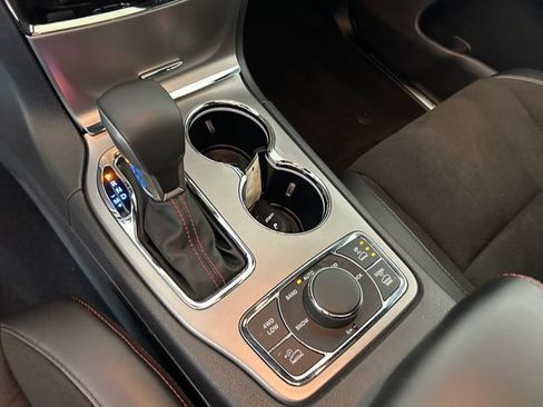Used 2019 Jeep Grand Cherokee Trailhawk AWD/4WD image 20