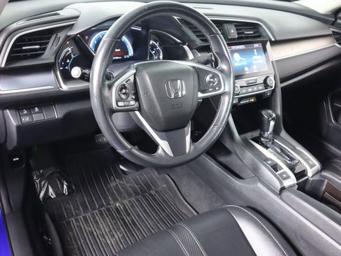 Used 2018 Honda Civic Touring image 9