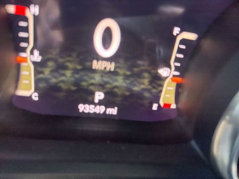 Used 2020 Jeep Wrangler Unlimited Sahara w/ Cold Weather Group AWD/4WD image 8