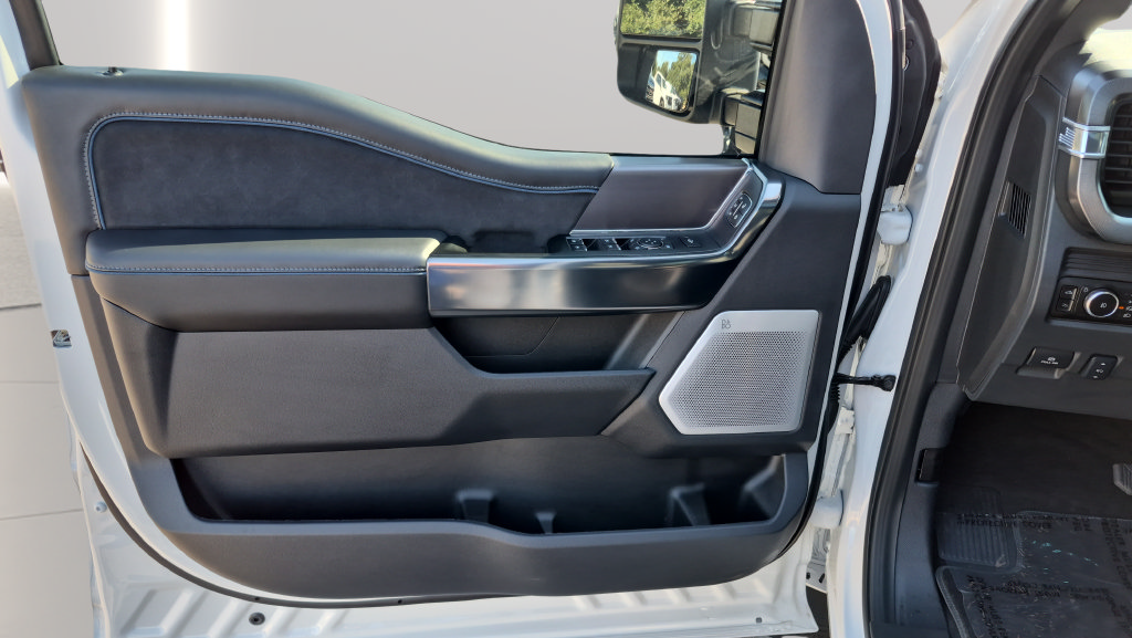 Used 2026 Ford F350 Platinum AWD/4WD image 9