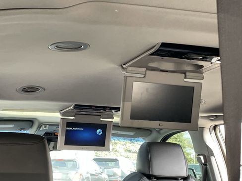 Used 2018 Cadillac Escalade ESV Luxury image 23