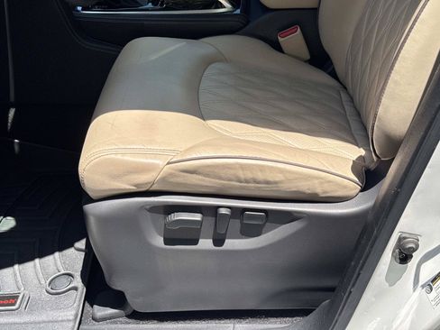 Used 2022 Nissan Armada Platinum w/ Captain's Chairs Package RWD image 23