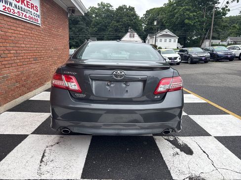 Used 2011 Toyota Camry SE w/ SE Extra-Value Pkg #1 FWD image 10