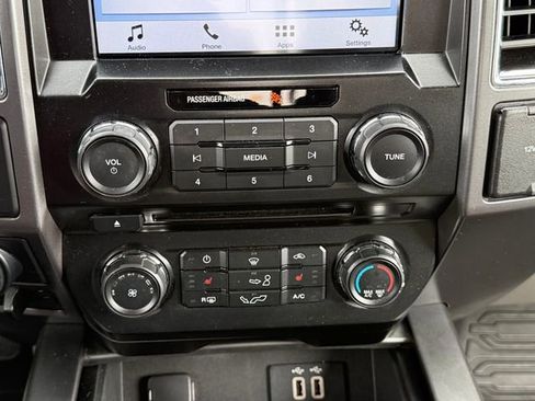 Used 2016 Ford F150 XLT w/ Equipment Group 302A Luxury image 11